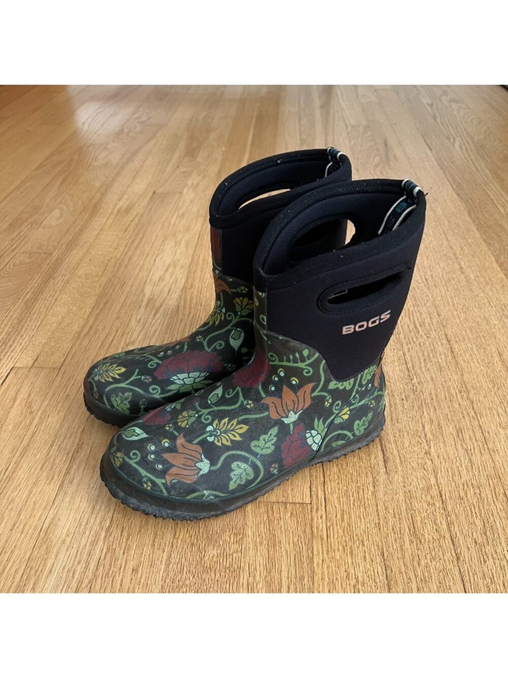 Bogs Classic Mid Autumn II Floral Waterproof Winter Boots Women's Size 8